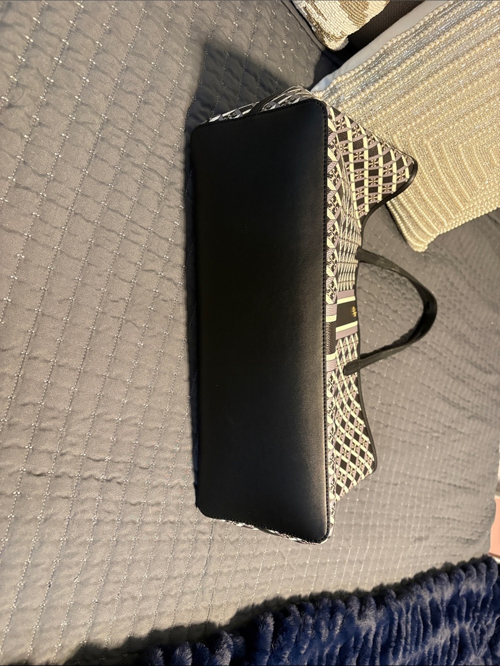 Tory Burch Black and White Logo-Print Tote - Picture 8 of 8